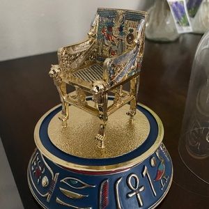 The Throne- Franklin Mint